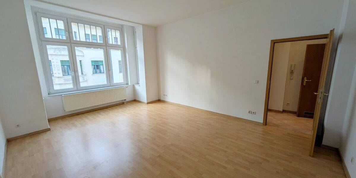 Etagenwohnung Zwickau Innenstadt - 2 Zimmer, 55 m&sup2;, 400&euro; | Angebot:26763897