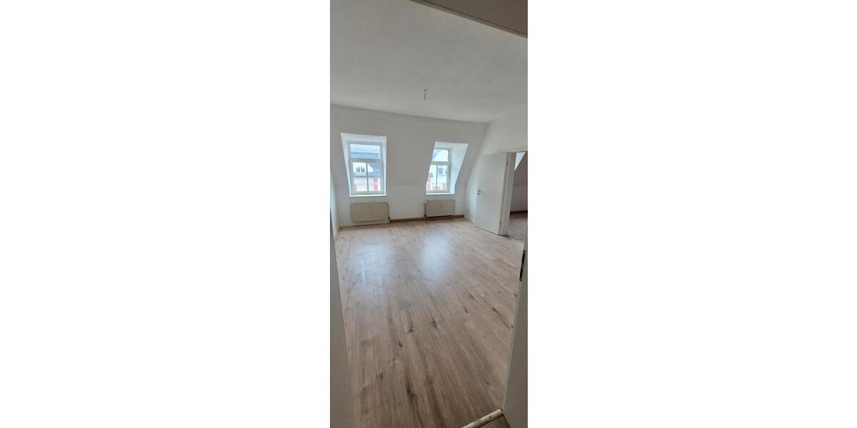 Dachgeschoßwohnung Plauen Bahnhofsvorstadt - 2 Zimmer, 43 m&sup2;, 279&euro; | Angebot:26004155