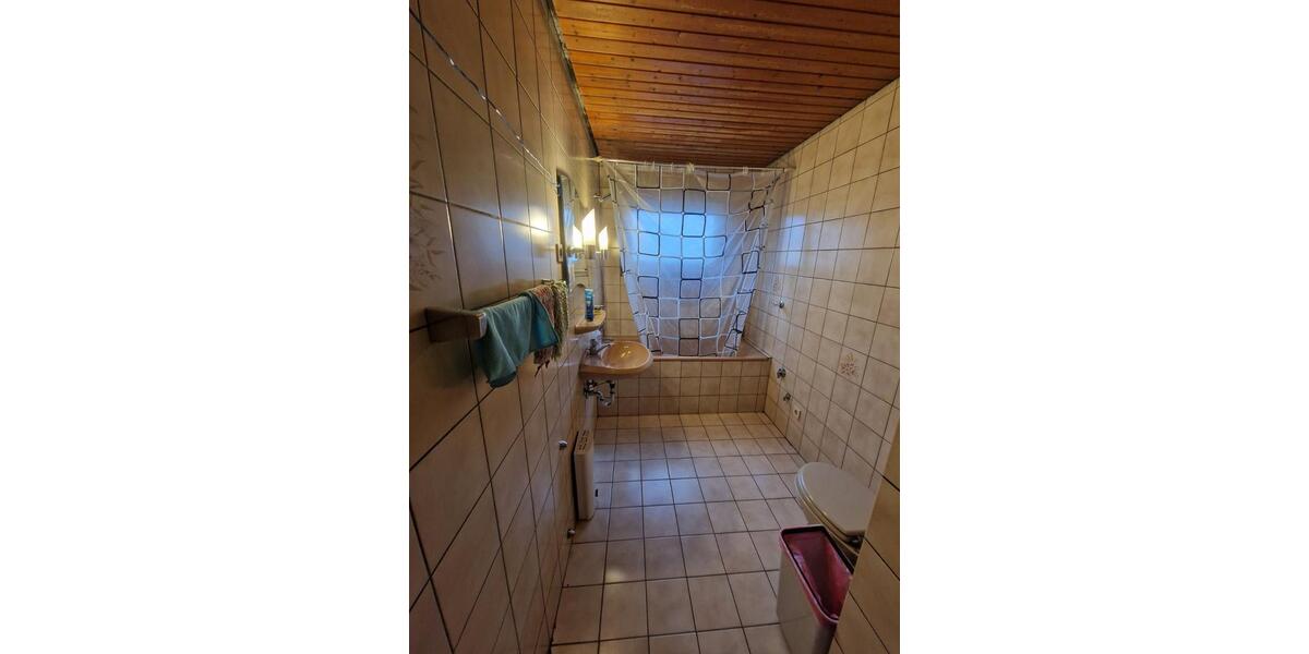 Wohnen auf Zeit Langenfeld (Rheinland) - 8 Zimmer, 150 m&sup2;, 550&euro; | Angebot:25550404