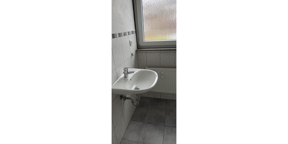 Dachgeschoßwohnung Bad Berleburg - 3 Zimmer, 80 m&sup2;, 560&euro; | Angebot:24846428