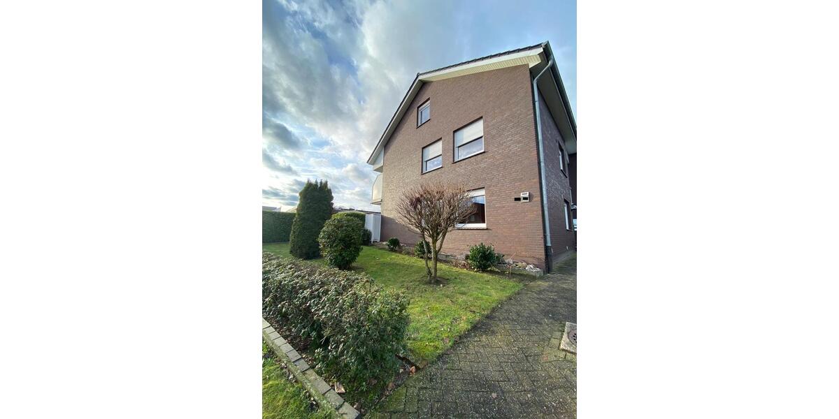 Erdgeschoßwohnung Cloppenburg - 3 Zimmer, 101 m&sup2;, 880&euro; | Angebot:24712001