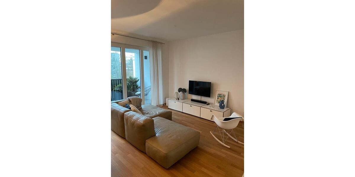 Etagenwohnung Düsseldorf Heerdt - 2 Zimmer, 72 m&sup2;, 1.700&euro; | Angebot:26498595
