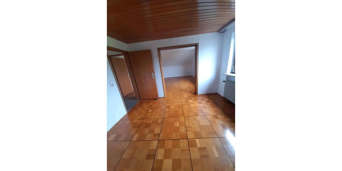 Dachgeschoßwohnung Achstetten - 4 Zimmer, 80 m&sup2;, 1.100&euro; | Angebot:24712654