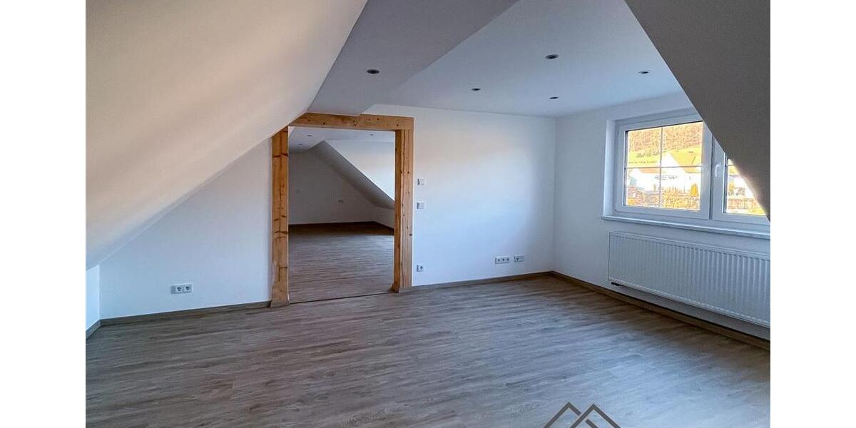 Dachgeschoßwohnung Neustadt an der Aisch - 3.5 Zimmer, 125 m&sup2;, 990&euro; | Angebot:25869150
