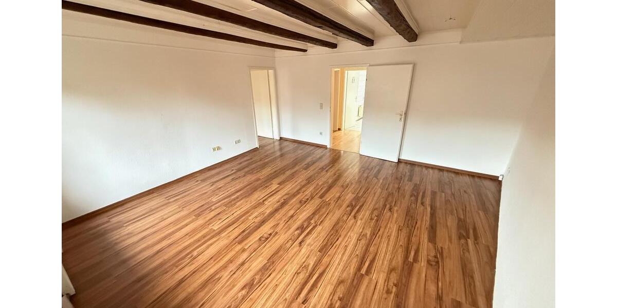 Dachgeschoßwohnung Weißenfels - 4 Zimmer, 111 m&sup2;, 595&euro; | Angebot:26031673