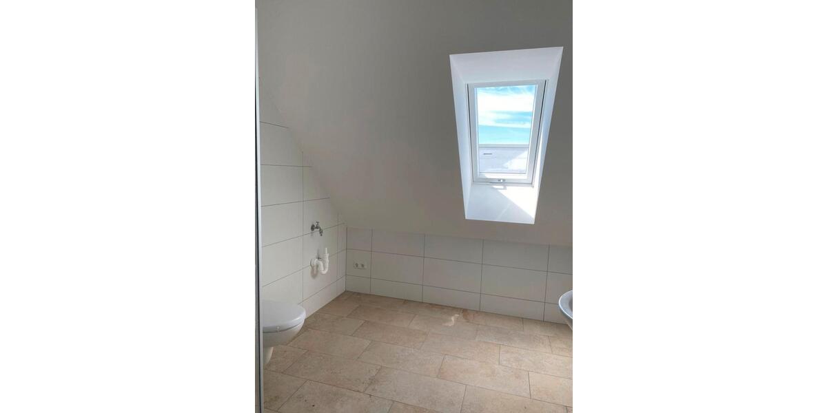 Dachgeschoßwohnung Landau an der Isar - 2 Zimmer, 66 m&sup2;, 660&euro; | Angebot:26440984