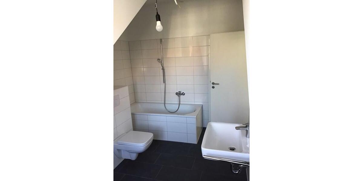 Dachgeschoßwohnung Dachau - 3 Zimmer, 88 m&sup2;, 1.636&euro; | Angebot:25996661