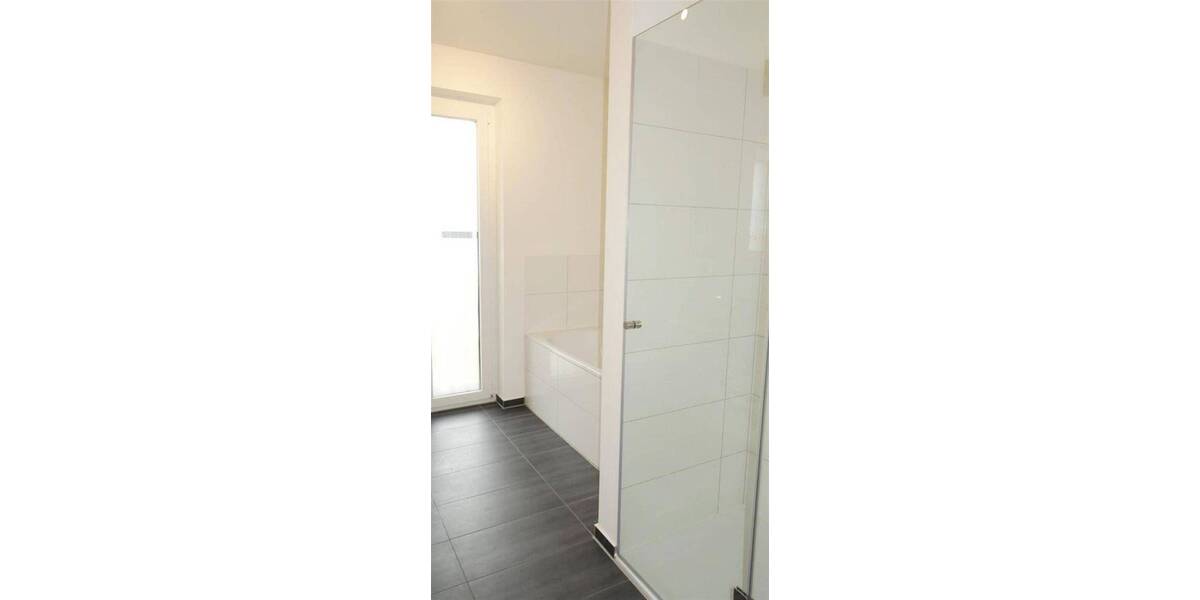 Etagenwohnung Mönchengladbach Stadtmitte - 2 Zimmer, 78 m&sup2;, 1.047&euro; | Angebot:26379801