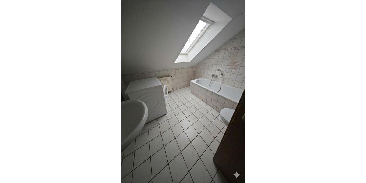 Dachgeschoßwohnung Arnstadt - 2 Zimmer, 60 m&sup2;, 400&euro; | Angebot:25767881