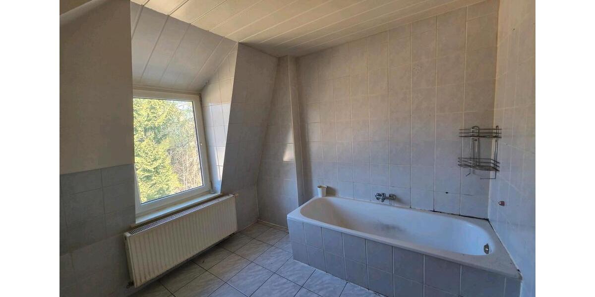Etagenwohnung Spremberg - 4 Zimmer, 100 m&sup2;, 700&euro; | Angebot:26567009