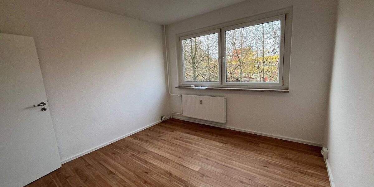 Etagenwohnung Zwickau Neuplanitz - 3 Zimmer, 60 m&sup2;, 250&euro; | Angebot:26826640
