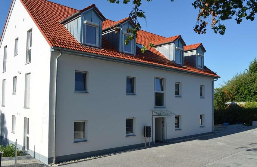 Modern, hell, neuwertig: 3-Zimmer mit Inselküche & Balkon