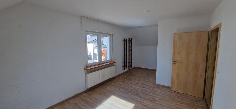 Etagenwohnung Koblenz Karthause - 4 Zimmer, 100 m&sup2;, 1.310&euro; | Angebot:26236223