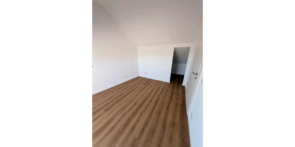 Dachgeschoßwohnung Würselen - 3 Zimmer, 68 m&sup2;, 980&euro; | Angebot:26635271