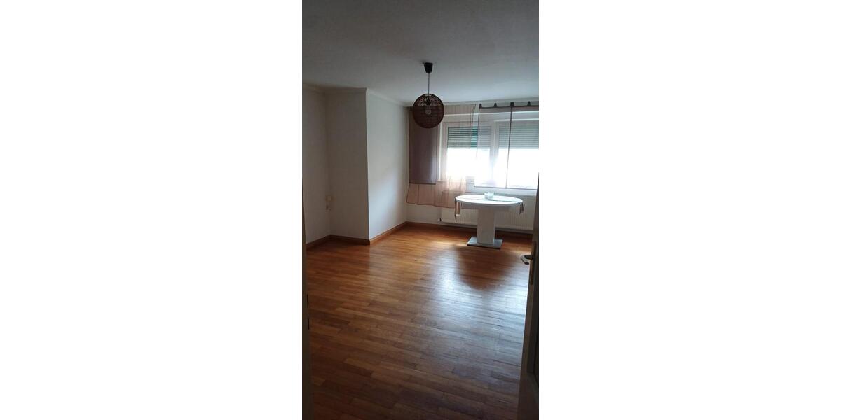 Erdgeschoßwohnung Feuchtwangen - 2.5 Zimmer, 64 m&sup2;, 620&euro; | Angebot:26238604