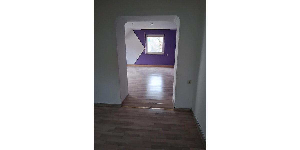 Dachgeschoßwohnung Bitburg - 4 Zimmer, 90 m&sup2;, 850&euro; | Angebot:24839565