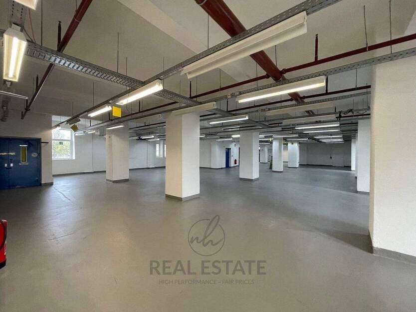 1.630 M² LAGERFLÄCHE | TEILBAR AB 630 M² | 1.OBERGESCHOSS | LASTENAUFZÜGE