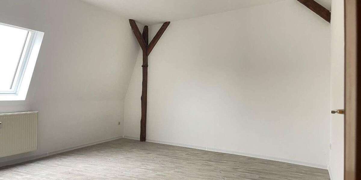 geräumige 3 Zi.-Wohnung inkl. Einbauküche in Pößnecker Stadtvilla 3 zimmer