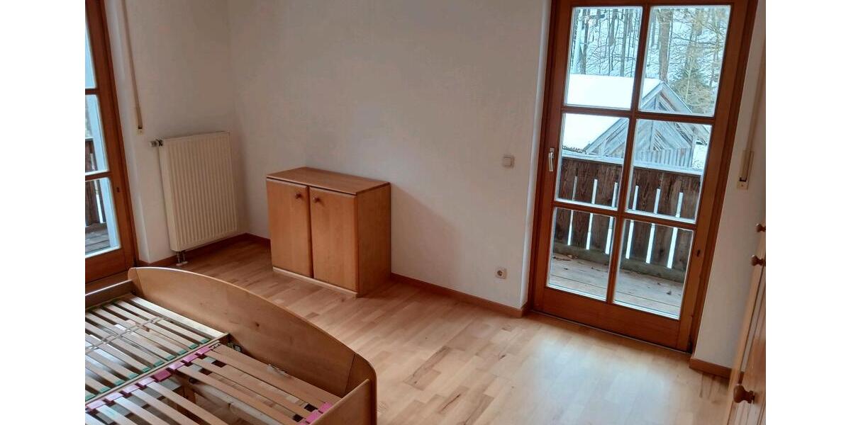 Erdgeschoßwohnung Cham - 4 Zimmer, 115 m&sup2;, 700&euro; | Angebot:24839725