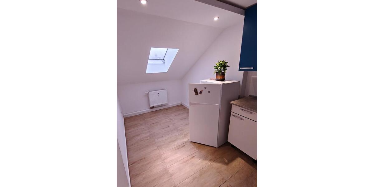 Dachgeschoßwohnung Crimmitschau - 3.5 Zimmer, 65 m&sup2;, 440&euro; | Angebot:25267386