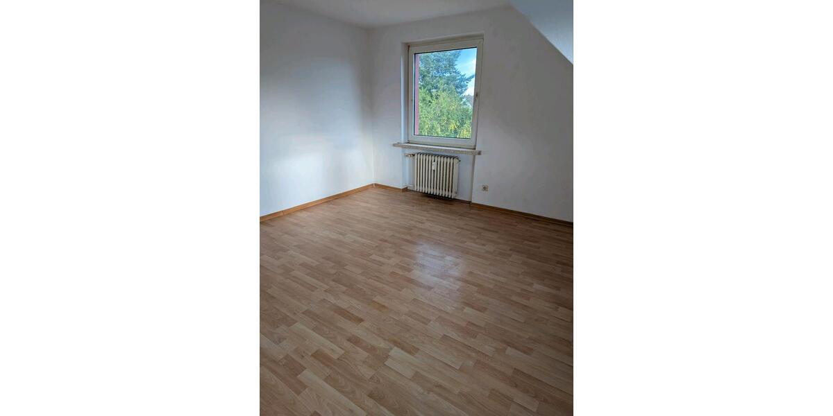 Dachgeschoßwohnung Springe - 3 Zimmer, 60 m&sup2;, 500&euro; | Angebot:25929332