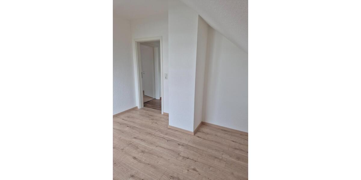 Dachgeschoßwohnung Wiesbaden Mainz-Kostheim - 3 Zimmer, 87 m&sup2;, 1.269&euro; | Angebot:25431440