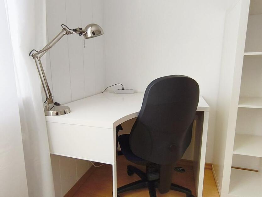 WG-Zimmer in 2er-Frauen-WG, vollmöbliertes, nähe Krones & BMW zimmer