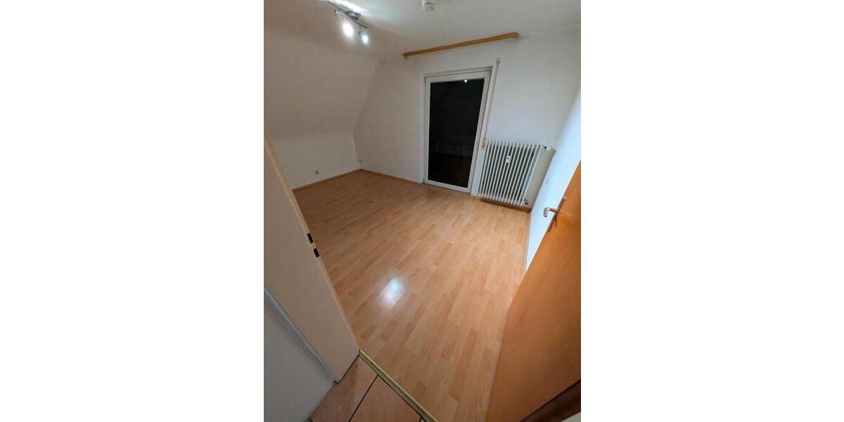 Dachgeschoßwohnung Altensteig - 4 Zimmer, 96 m&sup2;, 1.250&euro; | Angebot:26050729