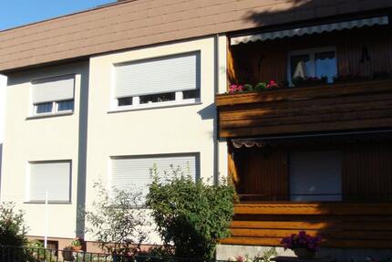 Helle 4,5 -Zimmer Wohnung mit Balkon und Garage in Göppingen-Holz zimmer