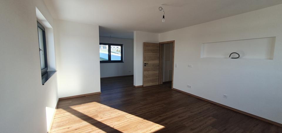 Etagenwohnung Metten - 6 Zimmer, 225 m&sup2;, 2.400&euro; | Angebot:25920362