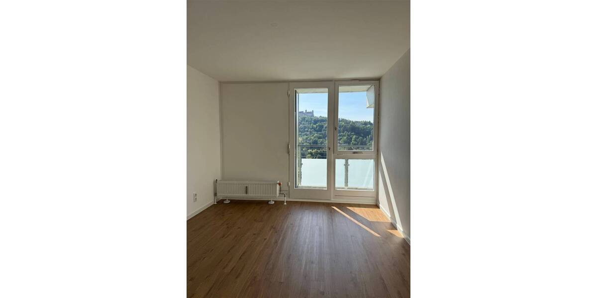 Etagenwohnung Coburg - 2 Zimmer, 67 m&sup2;, 820&euro; | Angebot:25997126