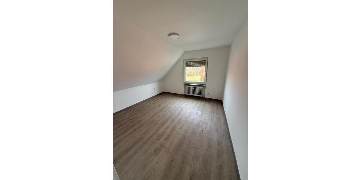Dachgeschoßwohnung Rodenberg - 3 Zimmer, 56 m&sup2;, 495&euro; | Angebot:25219982