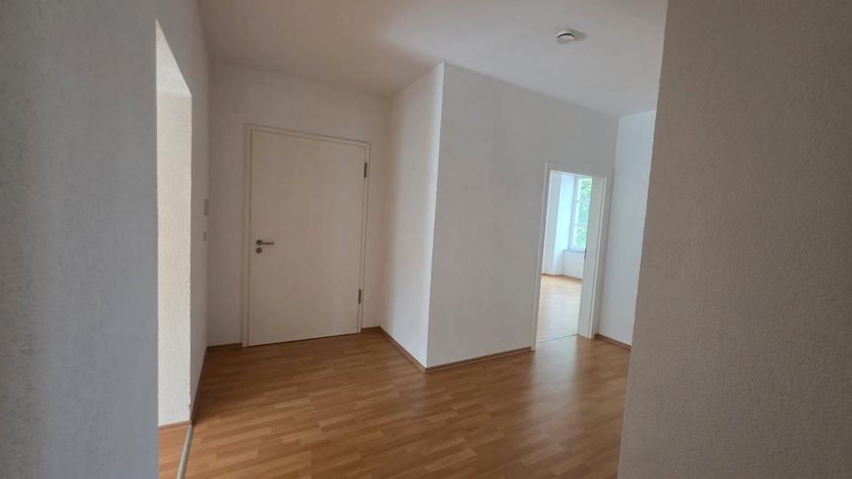 Etagenwohnung Quierschied - 4 Zimmer, 150 m&sup2;, 1.250&euro; | Angebot:25998936