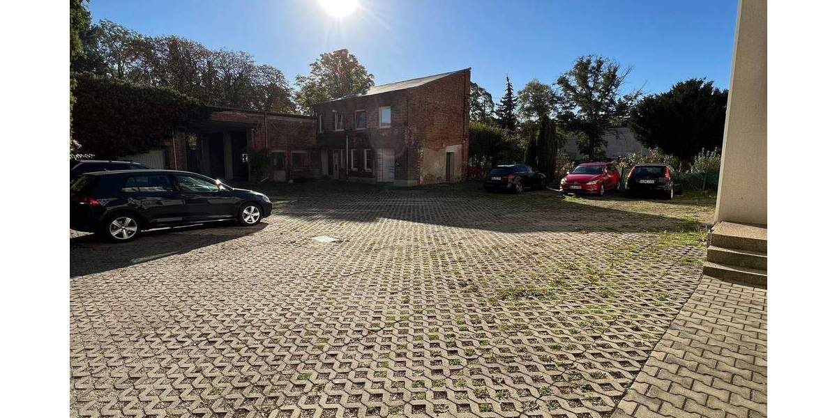 Etagenwohnung Merseburg (Saale Merseburg - 4 Zimmer, 117 m&sup2;, 800&euro; | Angebot:26723151