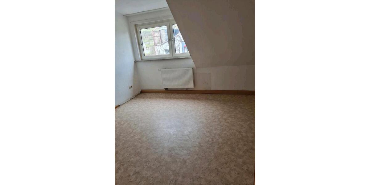 Dachgeschoßwohnung Niederfischbach - 3 Zimmer, 84 m&sup2;, 800&euro; | Angebot:24639748