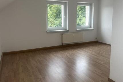 Himmlische Dachgeschosswohnung zum Wohlfühlen in herrlicher Umgebung! 3 zimmer