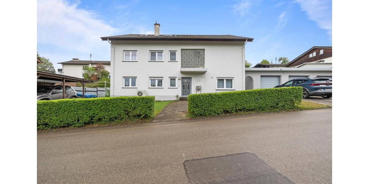 Etagenwohnung Waldshut-Tiengen Tiengen - 4 Zimmer, 108 m&sup2;, 1.100&euro; | Angebot:25403666