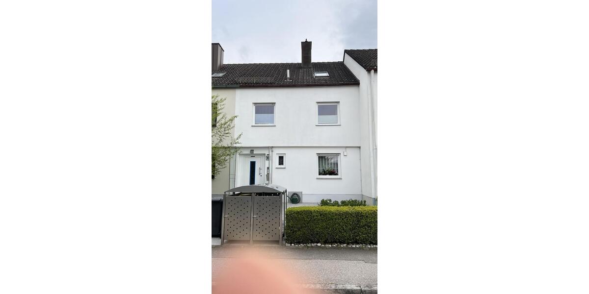 6-Zimmer Reihenhaus in Feldmoching zu vermieten 6 zimmer