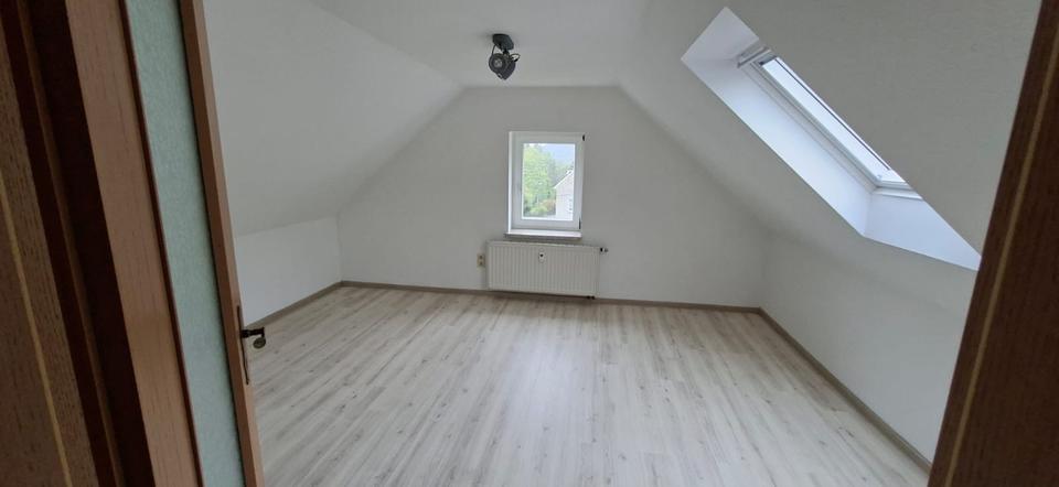 Dachgeschoßwohnung Thum - 3 Zimmer, 68 m&sup2;, 675&euro; | Angebot:26558626