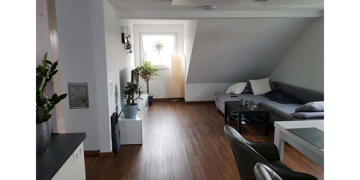 Dachgeschoßwohnung Nürtingen - 3 Zimmer, 80 m&sup2;, 1.000&euro; | Angebot:26578990