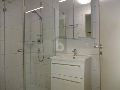 RUHIG UND HELL MIT SONNIGER TERRASSE UND GARTEN 2 zimmer