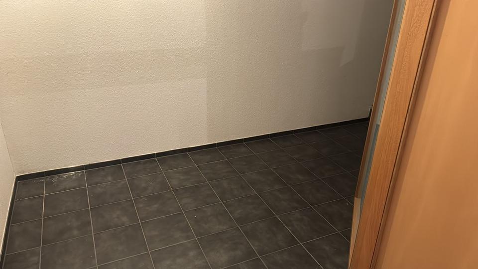 Dachgeschoßwohnung Bous - 5 Zimmer, 165 m&sup2;, 1.000&euro; | Angebot:25025158