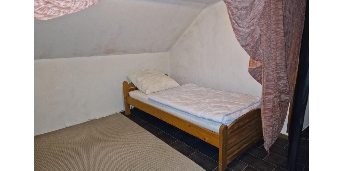 Wohnen auf Zeit Langenfeld (Rheinland) - 8 Zimmer, 150 m&sup2;, 550&euro; | Angebot:25550404