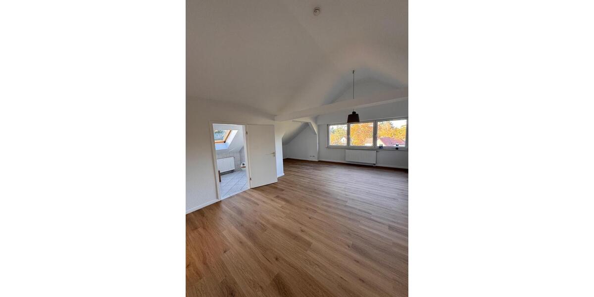 2 Zimmer DG Wohnung mit Ankleidezimmer direkt am See 2 zimmer