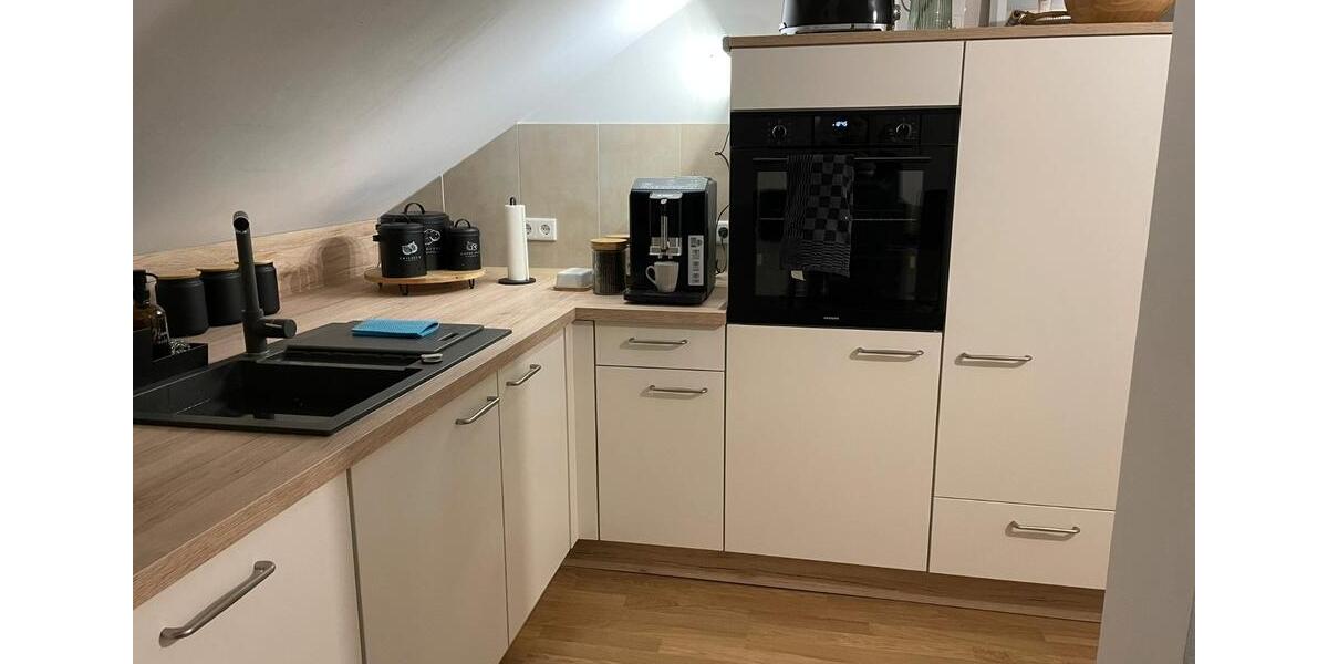 Dachgeschoßwohnung Lügde - 3 Zimmer, 75 m&sup2;, 430&euro; | Angebot:26033811