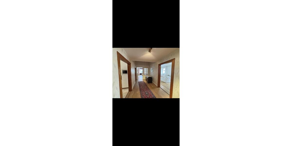 Erdgeschoßwohnung Lage - 4 Zimmer, 110 m&sup2;, 1.335&euro; | Angebot:25591780