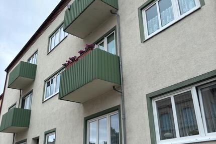 Helle moderne 3-Zimmer-Wohnung mit Balkon