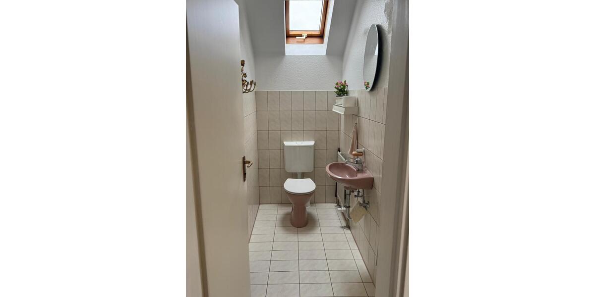Dachgeschoßwohnung Bad Neustadt an der Saale - 3 Zimmer, 110 m&sup2;, 700&euro; | Angebot:25549110