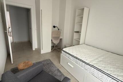 Voll möblierte WG Zimmer in 3'er WG in Bockenheim zimmer