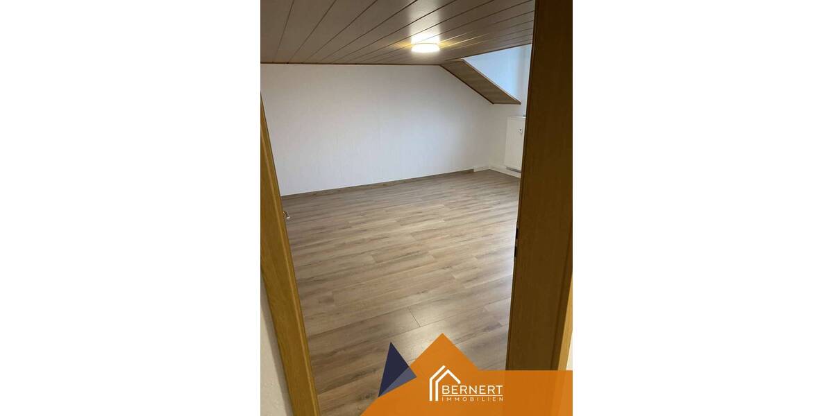 Etagenwohnung Oelsnitz/Vogtl. Oelsnitz - 4 Zimmer, 102 m&sup2;, 520&euro; | Angebot:19320361